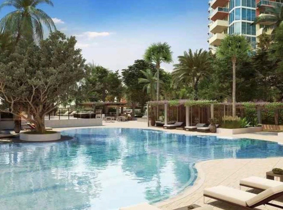 Experience South Pointe Tower's Ocean Views and Luxury Amenities